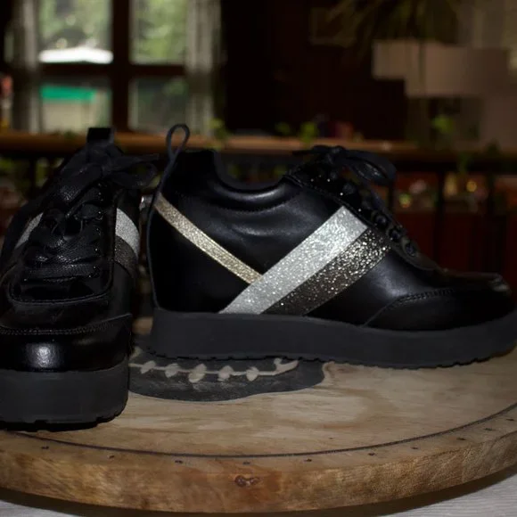 Very Volatile Black Leather Hidden Platform Sneaker Glitter Stripes NWOT Sz 8 - Picture 8 of 8